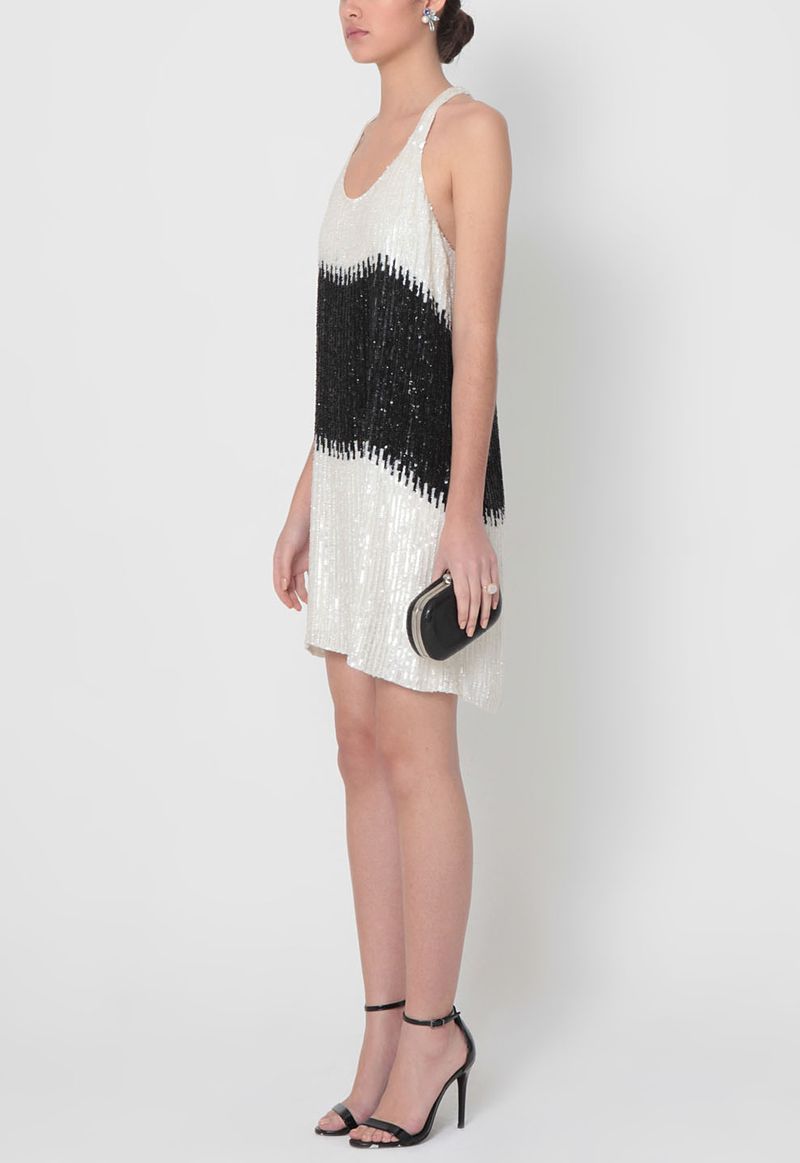 vestido-copacabana-curto-camisetao-em-paetes-perola-e-preto