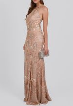 vestido-pinel-longo-decote-trapezio-todo-bordado-no-tule-powerlook-nude