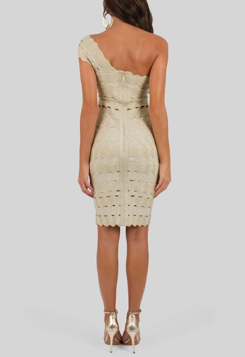 vestido-ema-curto-bandagem-de-um-ombro-so-powerlook-dourado