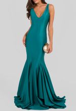 vestido-mafra-longo-sereia-de-cetim-unity7-verde