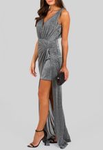 vestido-viena-longo-de-lurex-com-fenda-powerlook-prata