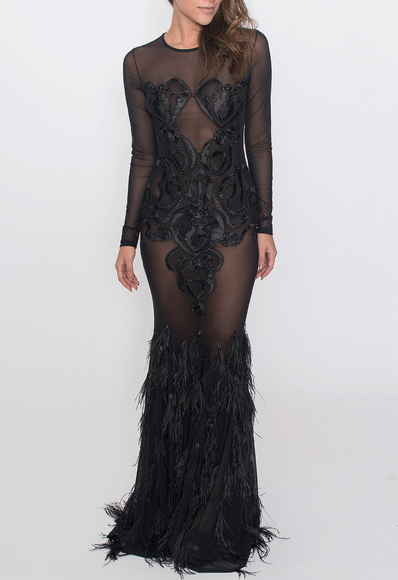 vestido-ancara-longo-e-penas-na-barra-powerlook-preto