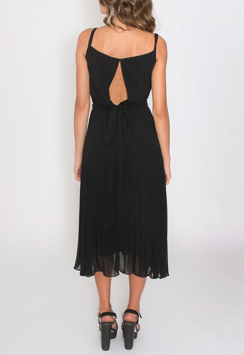 Vestido-Anastacia-longo-plissado-PowerLook-preto